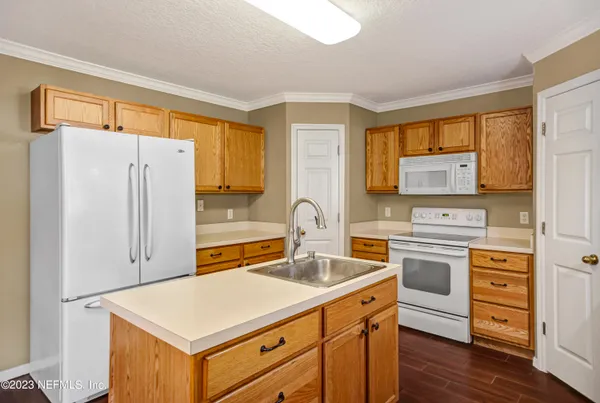 $2,400 | 76055 Harley Court, Yulee, FL 32097