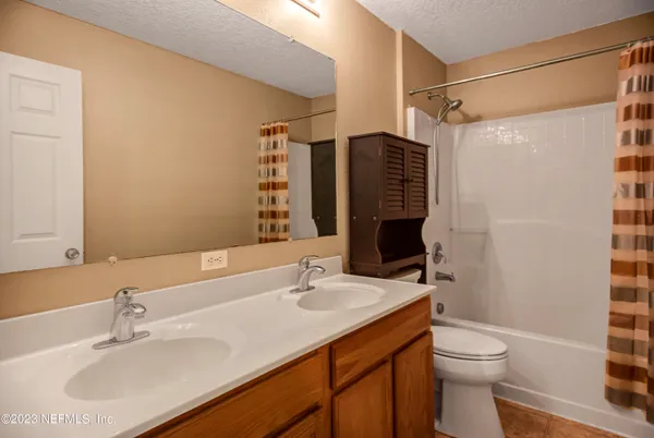 $2,400 | 76055 Harley Court, Yulee, FL 32097