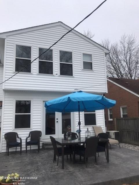 1544 Roslyn Road Grosse Pointe, MI 48236 - Photo 38 of 40 31377939-37.JPG