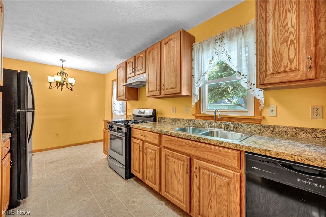 5818 Smith Road Brook Park, OH 44142 - Photo 14 of 38