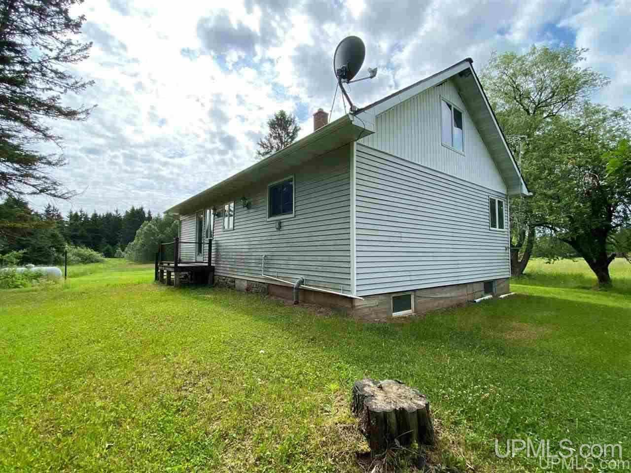 1924 East Maple Ridge Road Rock, MI 49880 - Photo 17 of 21