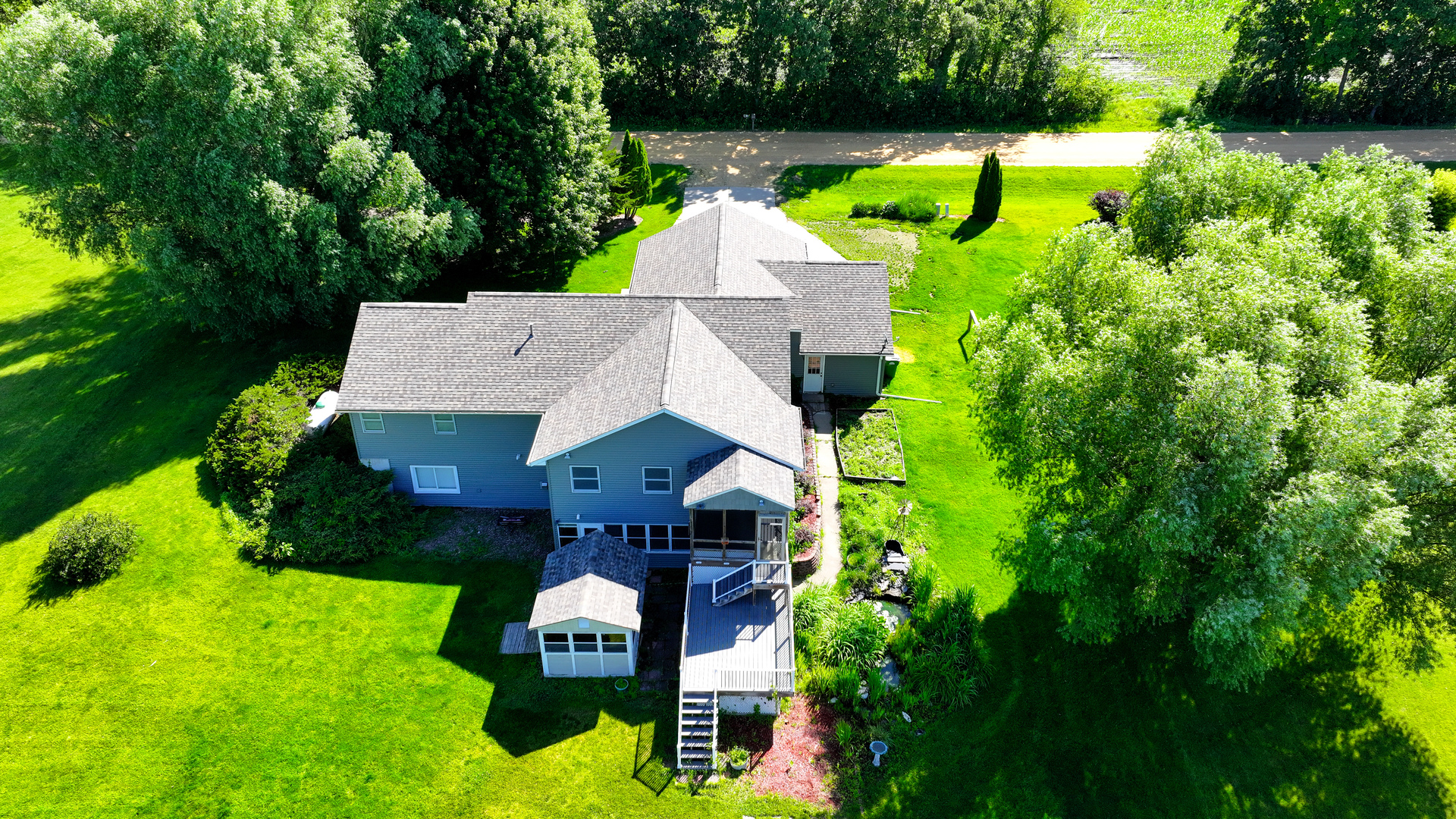 681 West Deer Creek Road Clinton, IA 52732 - Photo 35 of 51