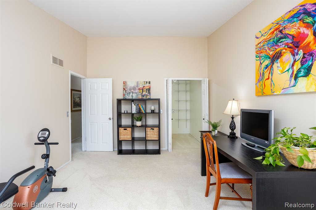 22353 Peach Tree Novi, MI 48375 - Photo 20 of 35