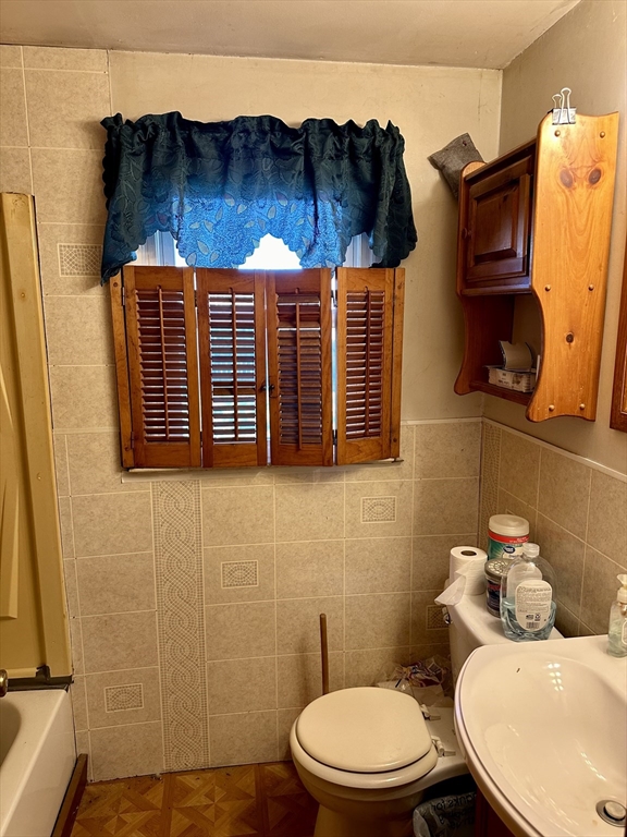 14 Dennis Lane Wareham, MA 02571 - Photo 18 of 33 a bathroom with a toilet and a sink