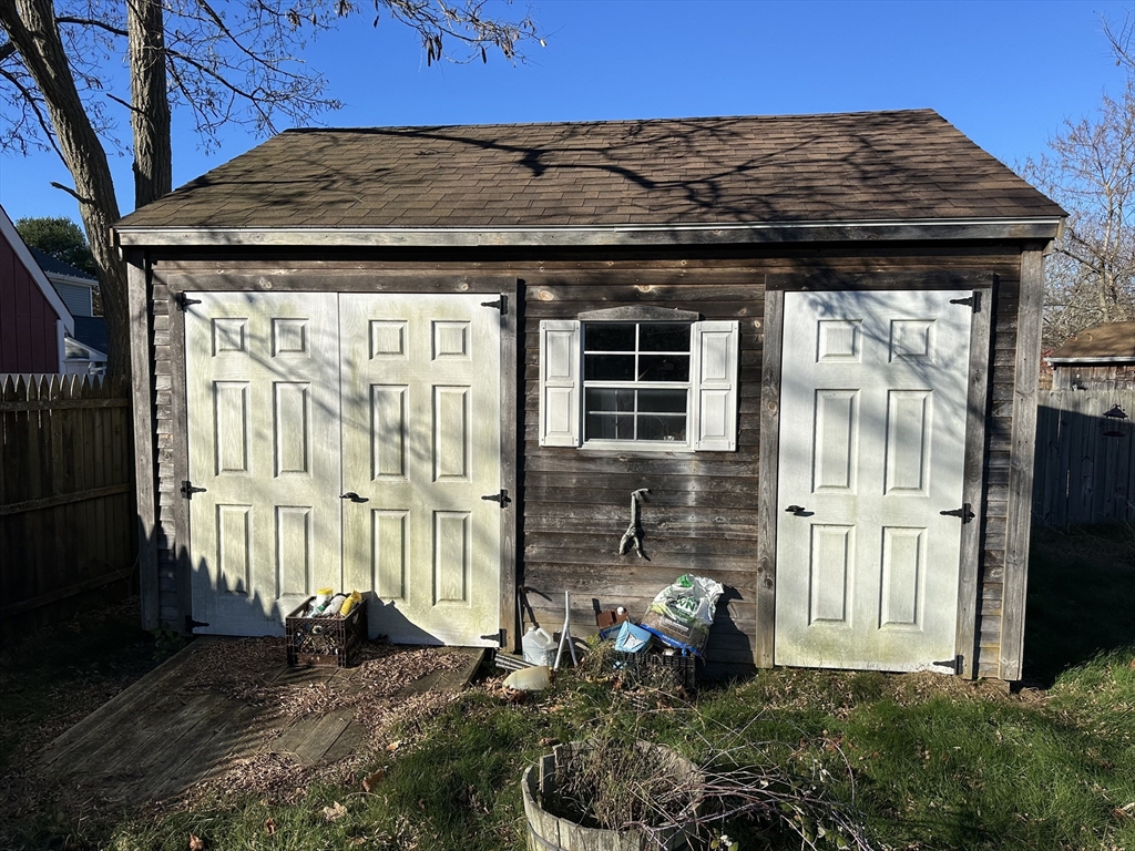 14 Dennis Lane Wareham, MA 02571 - Photo 30 of 33 a front view of a house