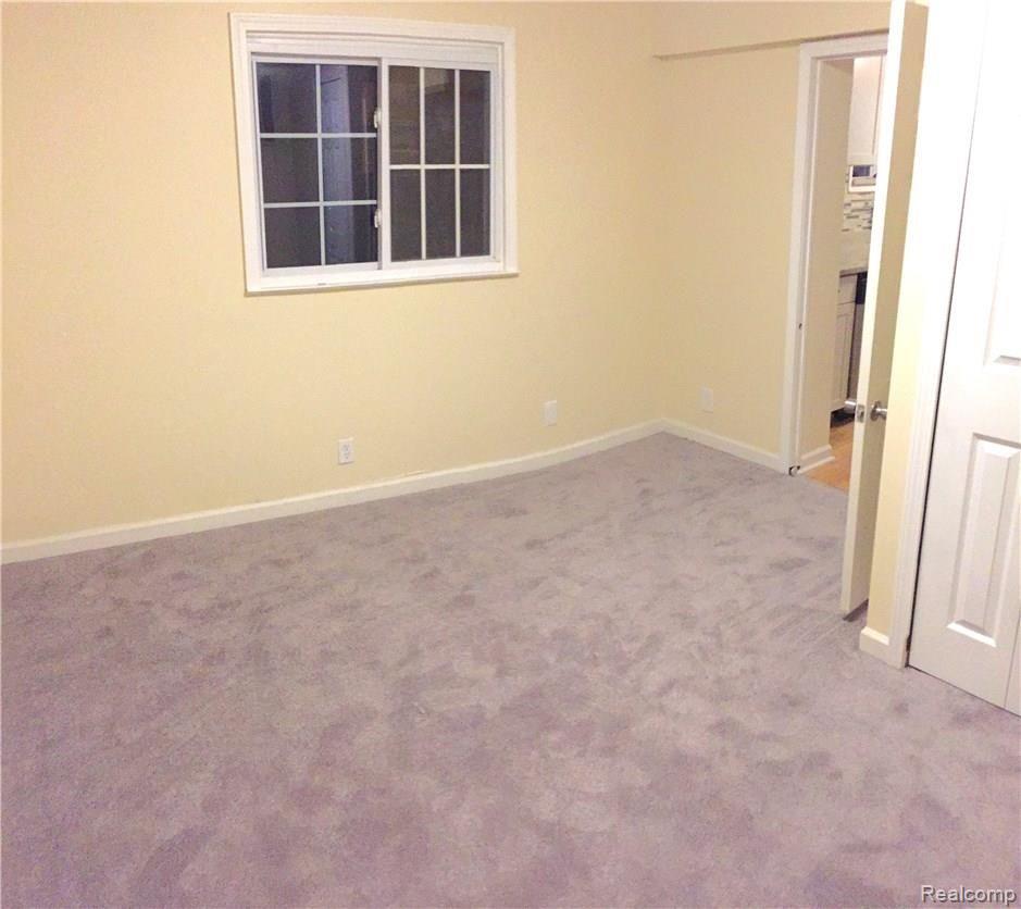 2985 Emmons Avenue Rochester, MI 48307 - Photo 18 of 39 14c.jpg
