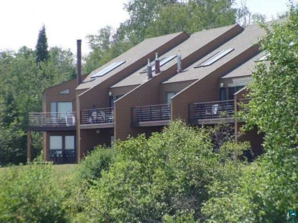 $77,900 | 1614 Superior Shores Drive, Unit 99, Two Harbors, MN 55616