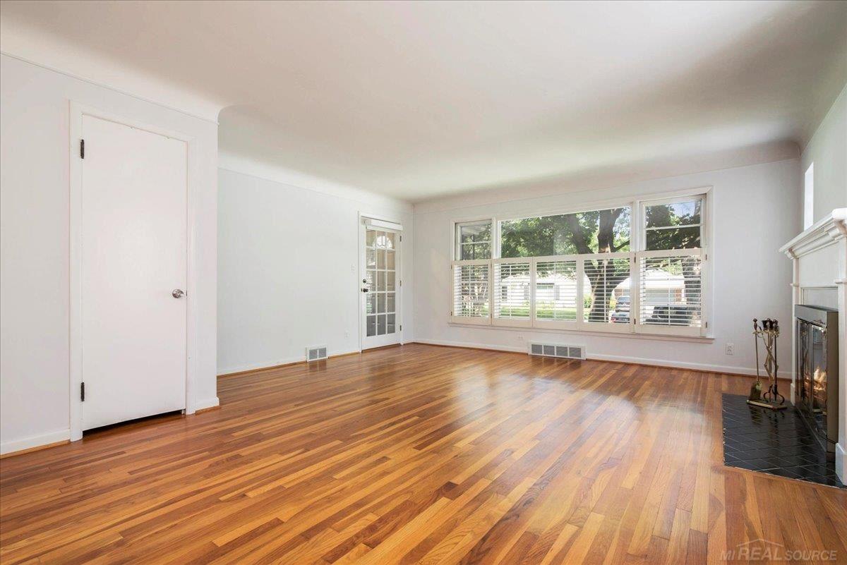 735 Harcourt Road, Unit 737 HARCOURT ROAD Grosse Pointe Park, MI 48230 - Photo 15 of 35
