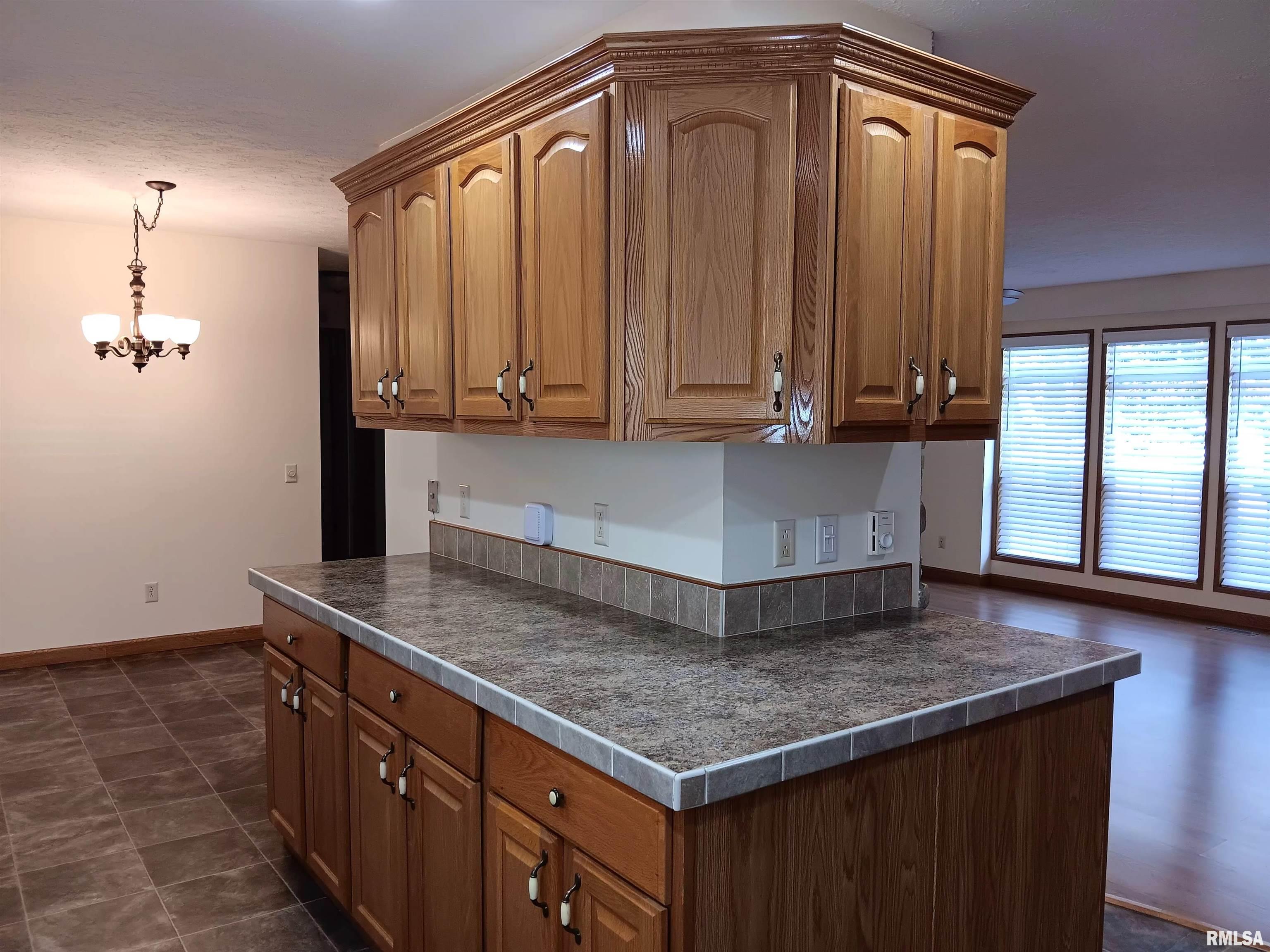 2800 Vía Rosso, Unit 142 Springfield, IL 62703 - Photo 16 of 32 Gallery Image 16
