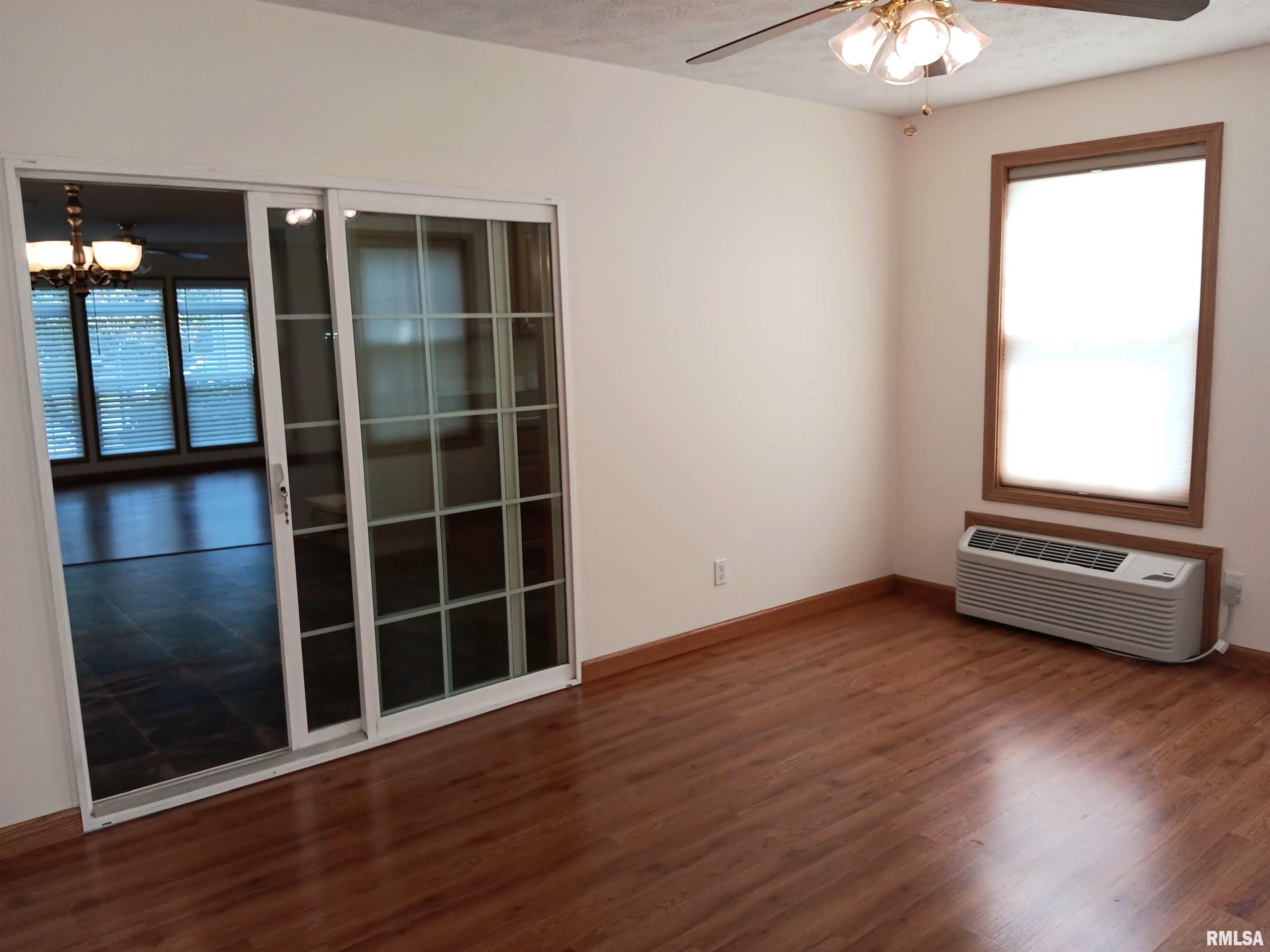 2800 Vía Rosso, Unit 142 Springfield, IL 62703 - Photo 19 of 32 Gallery Image 19