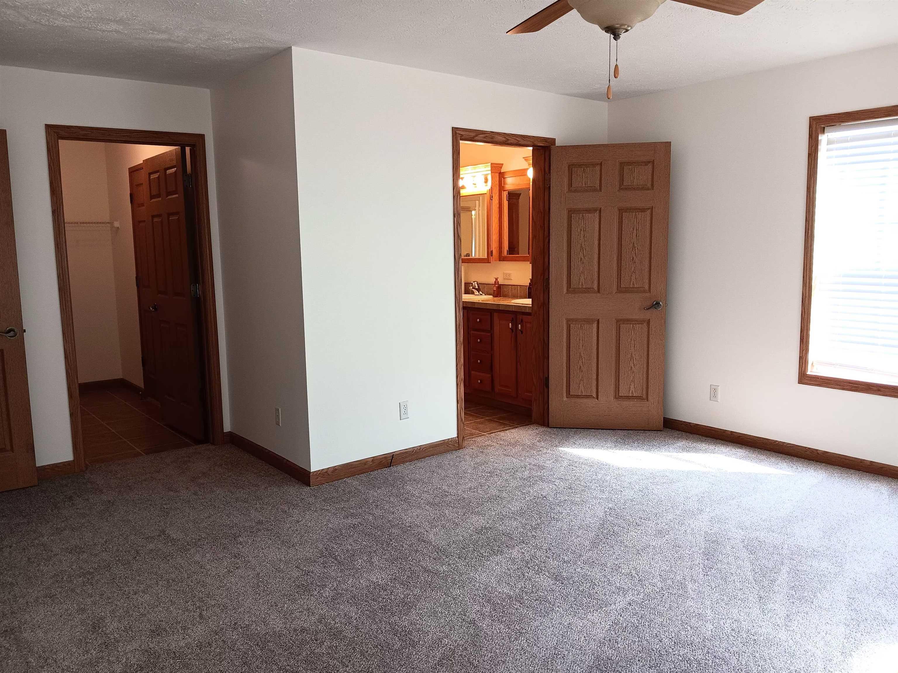 2800 Vía Rosso, Unit 142 Springfield, IL 62703 - Photo 21 of 32 Gallery Image 21