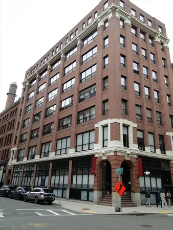 $5,800 | 121 Beach Street, Unit 105, Boston, MA 02111