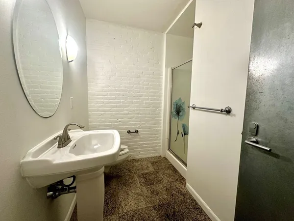 $5,800 | 121 Beach Street, Unit 105, Boston, MA 02111