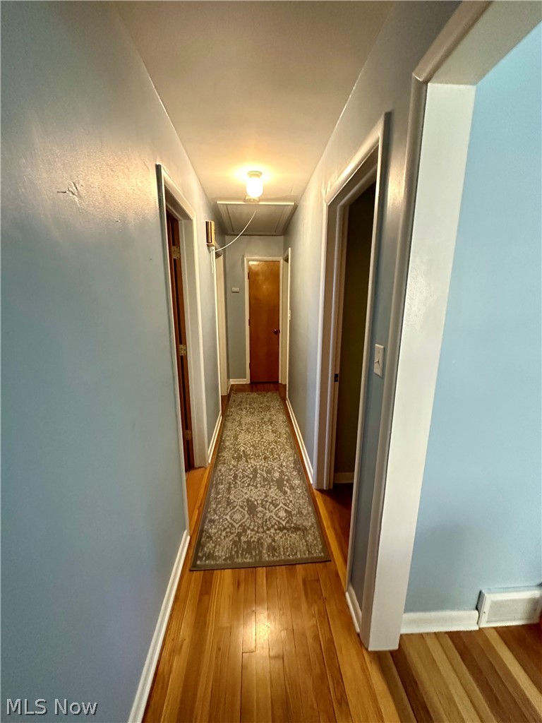 2615 Merria Road Stow, OH 44224 - Photo 7 of 32 Hallway