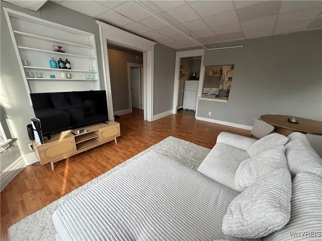 $1,300 | 1115 Delaware Avenue, Unit 2A, Buffalo, NY 14209