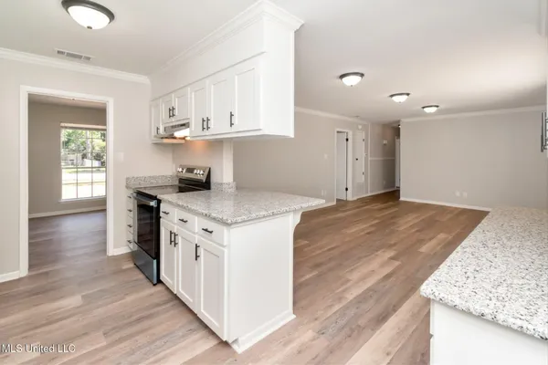 $325,000 | 8045 Oak Hill Drive, Semmes, AL 36575
