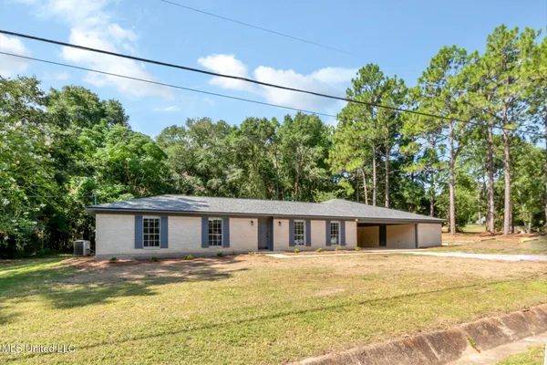 $325,000 | 8045 Oak Hill Drive, Semmes, AL 36575