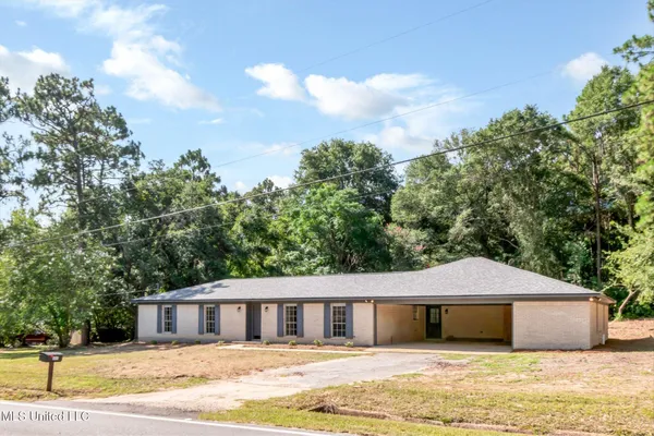 $325,000 | 8045 Oak Hill Drive, Semmes, AL 36575