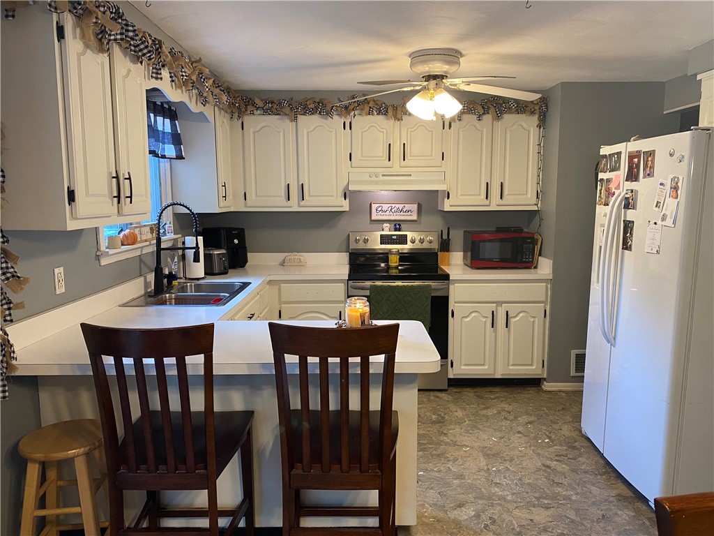 263 Edgett Street Arcadia, NY 14513 - Photo 10 of 26 Kitchen from dining room