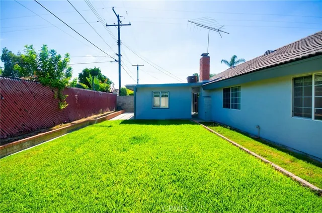 $4,000 | 530 West Parkwood Avenue, La Habra, CA 90631