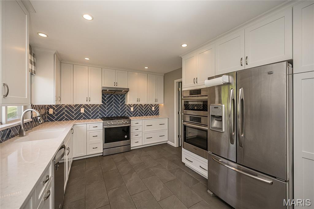 1566 Buckhurst Court Ballwin, MO 63021 - Photo 22 of 53