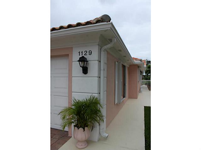 1129 Southwest Balmoral Trace Stuart, FL 34997 - Photo 13 of 25 Gallery Image 13
