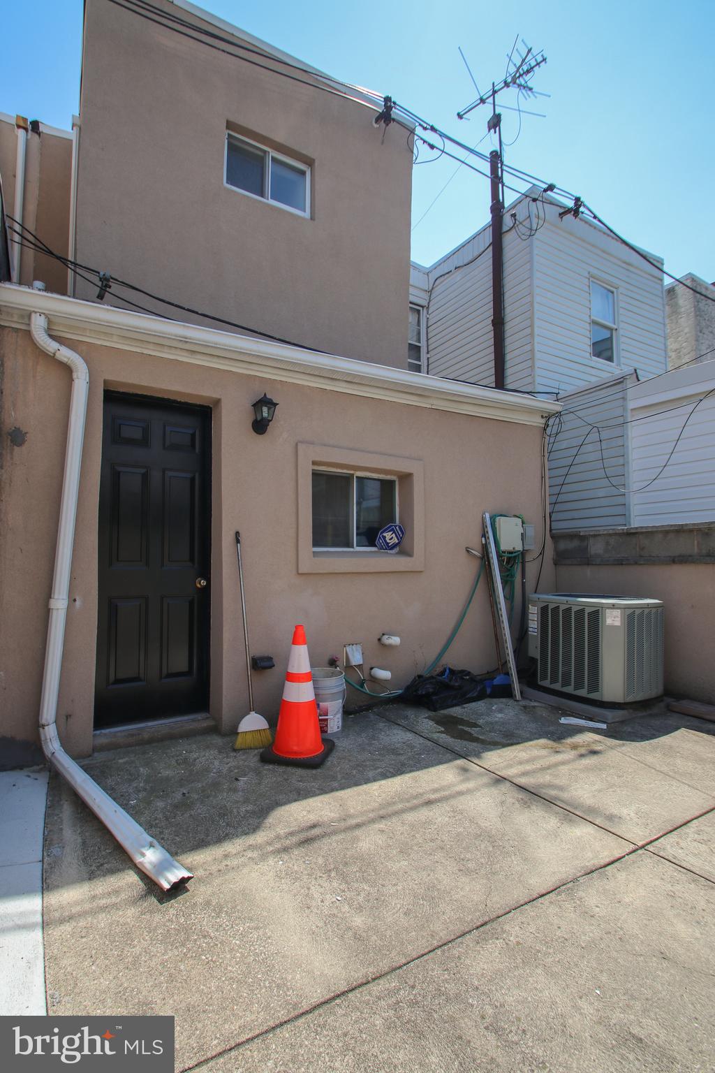 1227 Tree Street Philadelphia, PA 19148 - Photo 12 of 24 Gallery Image 12