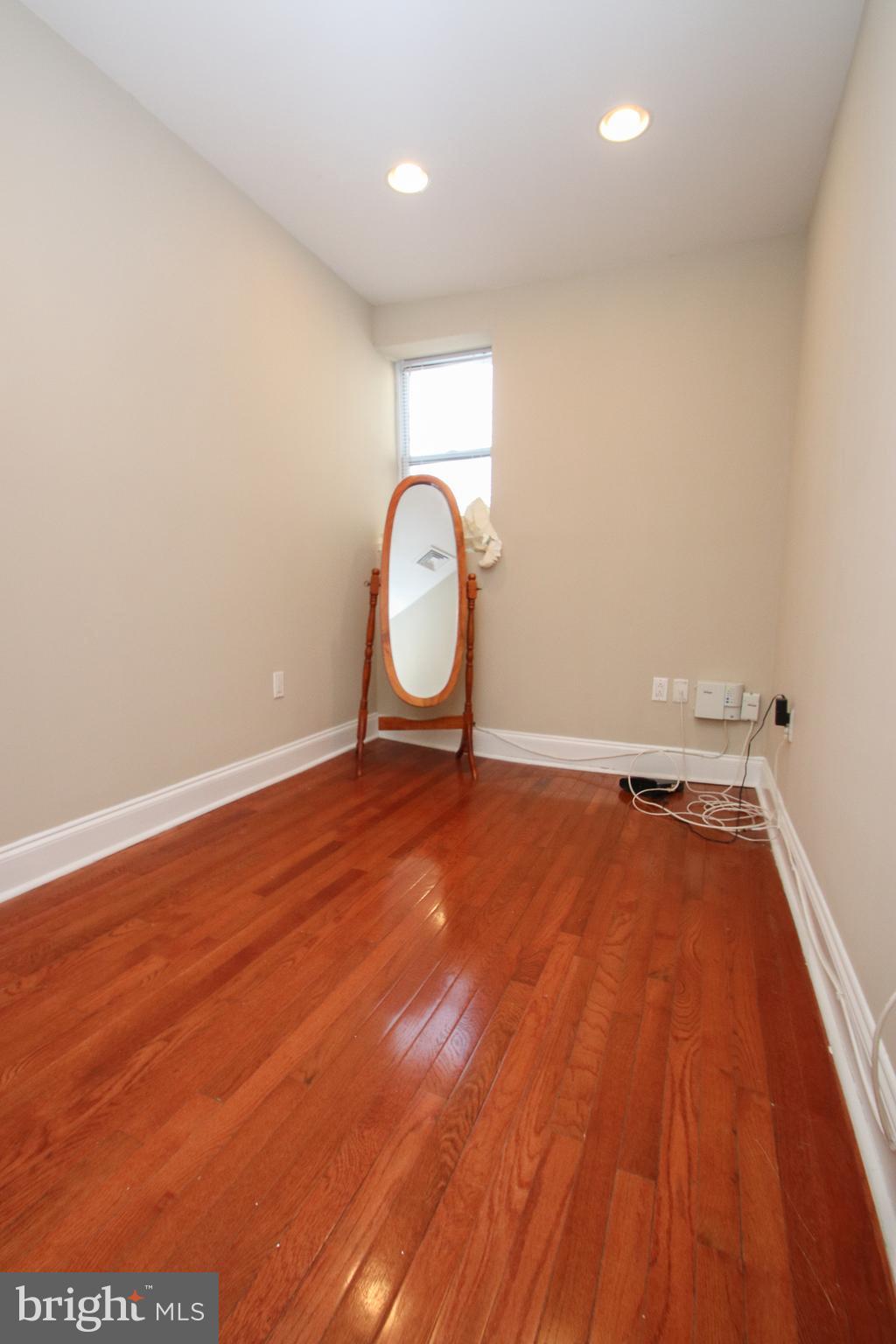 1227 Tree Street Philadelphia, PA 19148 - Photo 18 of 24 Gallery Image 18