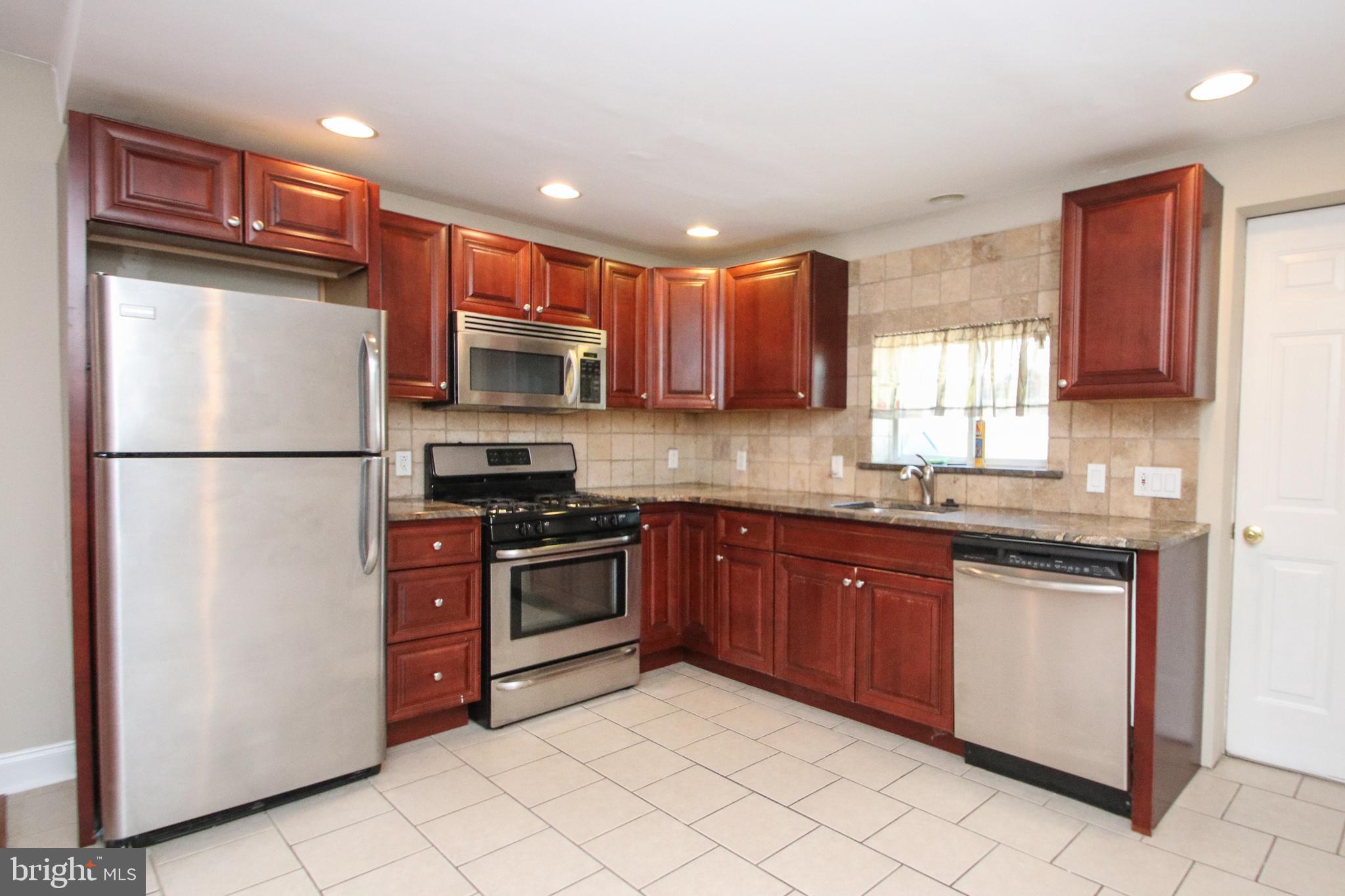 1227 Tree Street Philadelphia, PA 19148 - Photo 8 of 24 Gallery Image 8