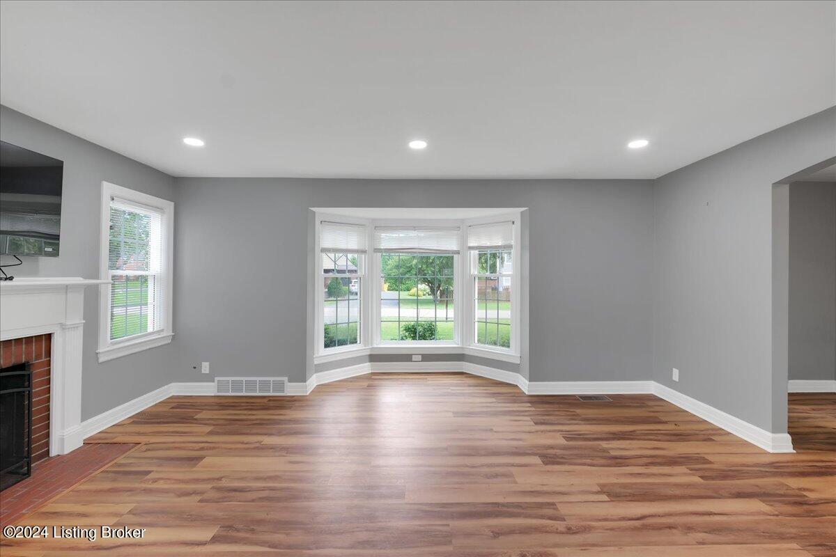 103 Don Allen Road Louisville, KY 40207 - Photo 8 of 41 09-103 Don Allen Rd -108
