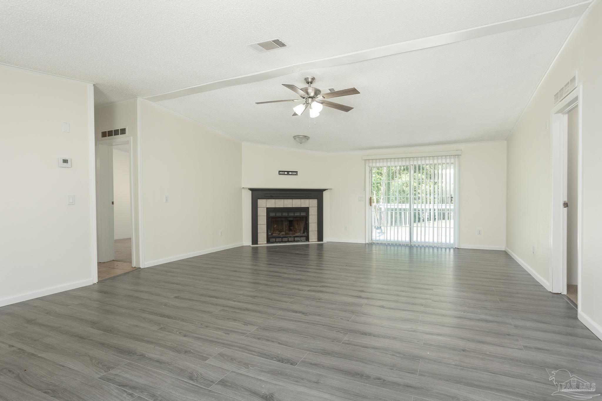 1945 Reagan Road Navarre, FL 32566 - Photo 7 of 39 Gallery Image 7