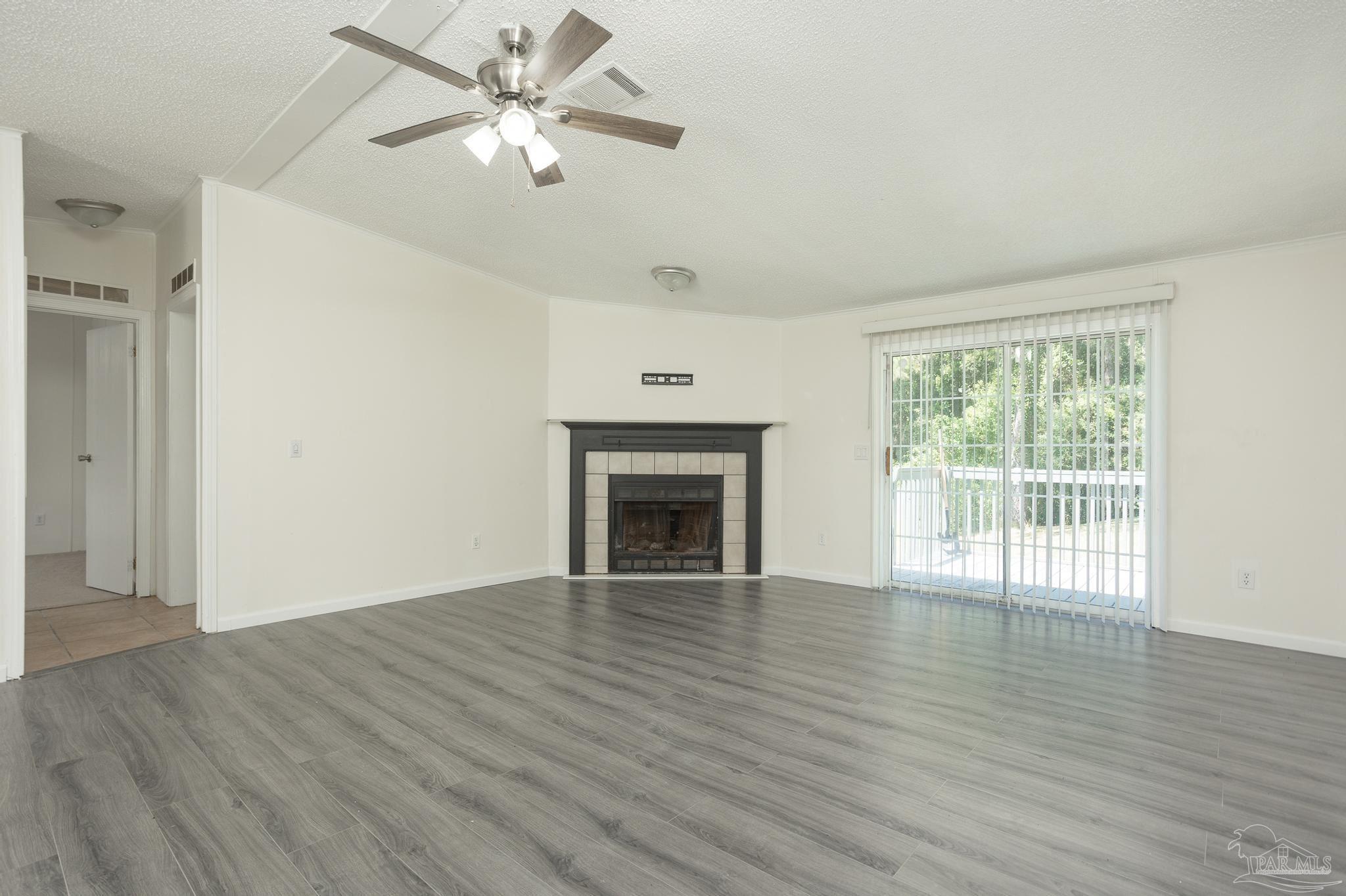 1945 Reagan Road Navarre, FL 32566 - Photo 8 of 39 Gallery Image 8
