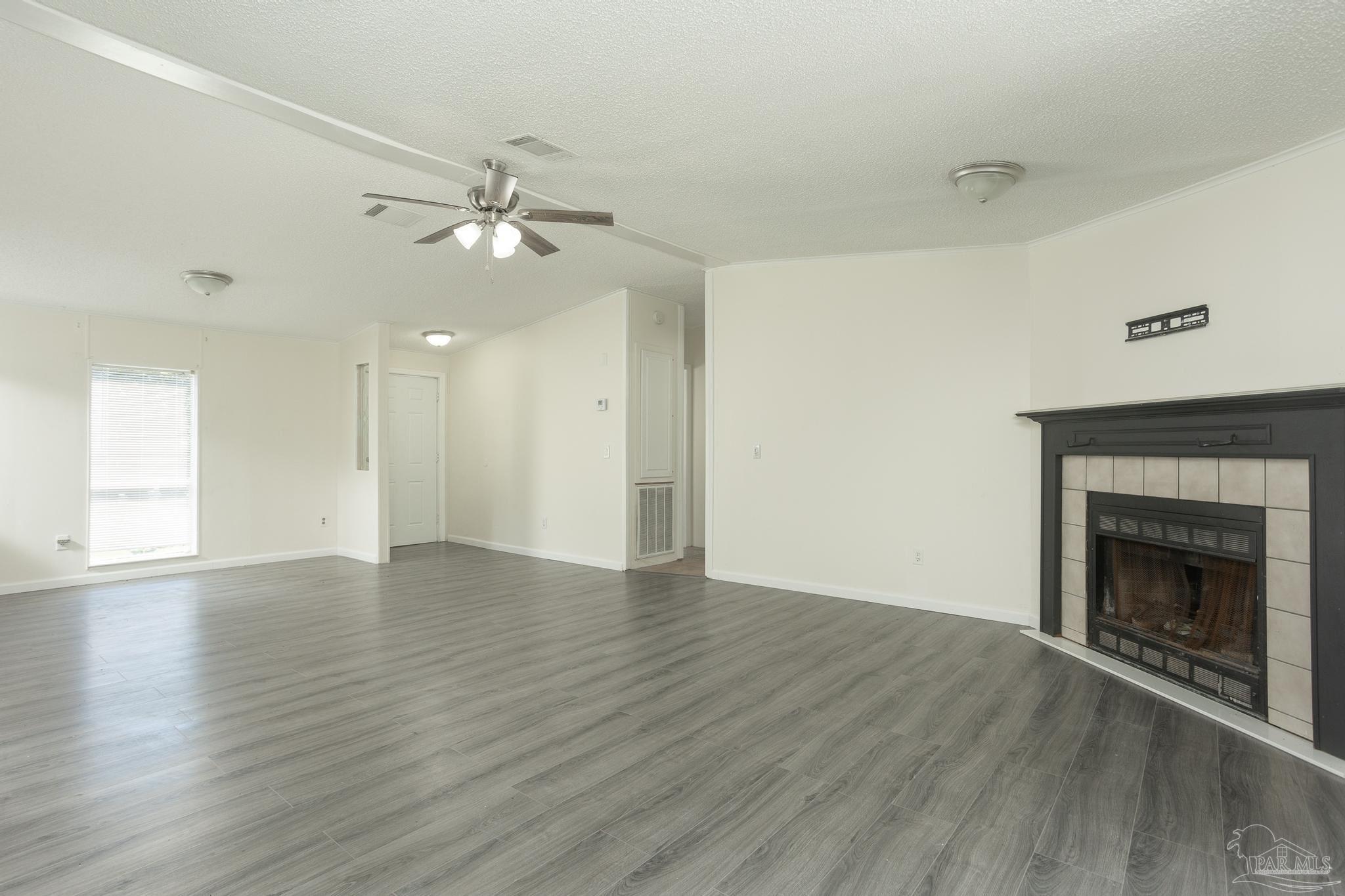 1945 Reagan Road Navarre, FL 32566 - Photo 9 of 39 Gallery Image 9