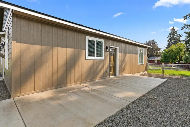 $340,000 | 10718 East Augusta Avenue, Spokane, WA 99206