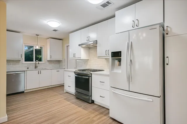 $2,900 | 8206 Emberwood Drive, Austin, TX 78757