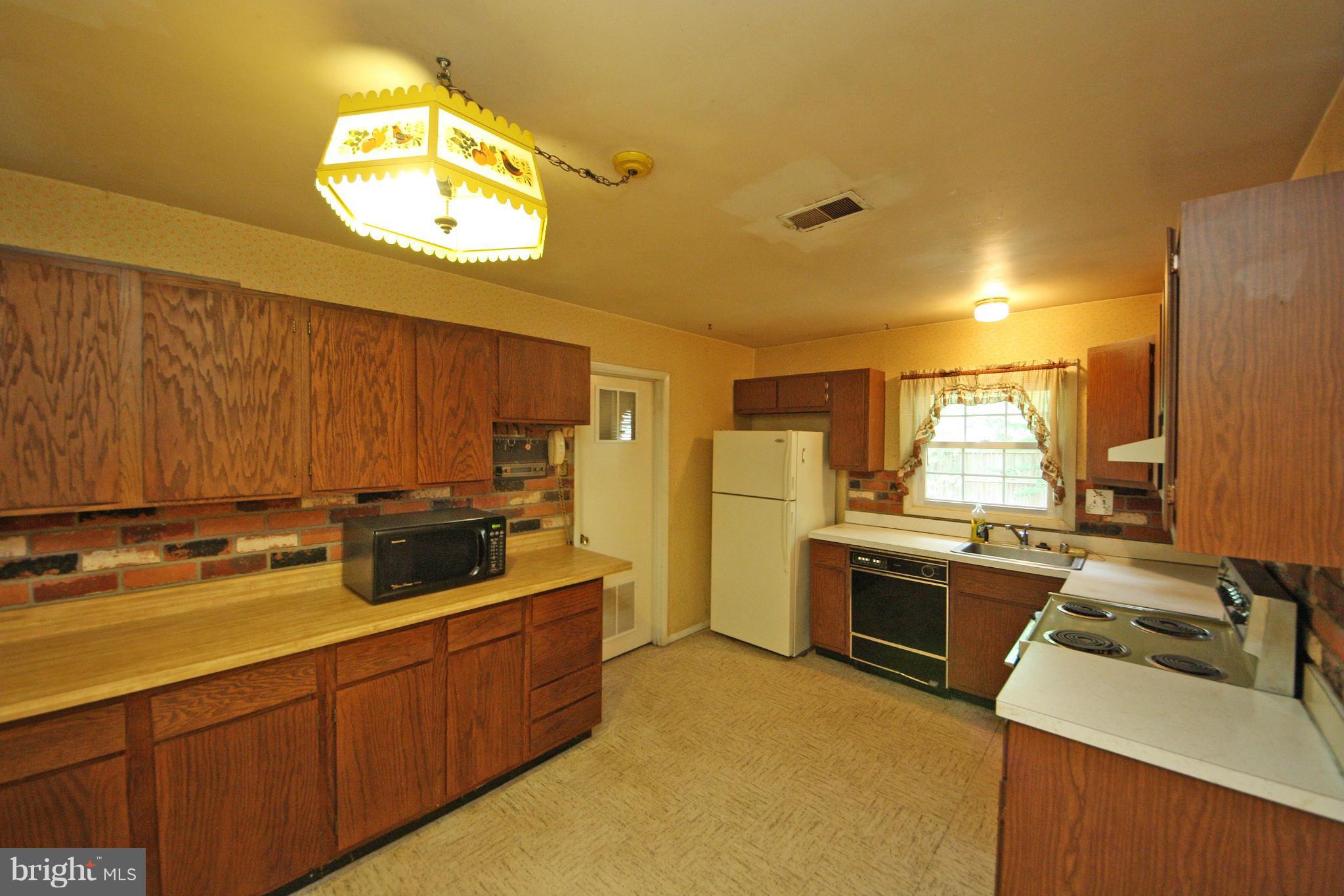 7914 Chalice Road Severn, MD 21144 - Photo 9 of 24 Kitchen