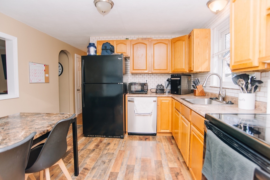 63 Granger Street Springfield, MA 01119 - Photo 12 of 40