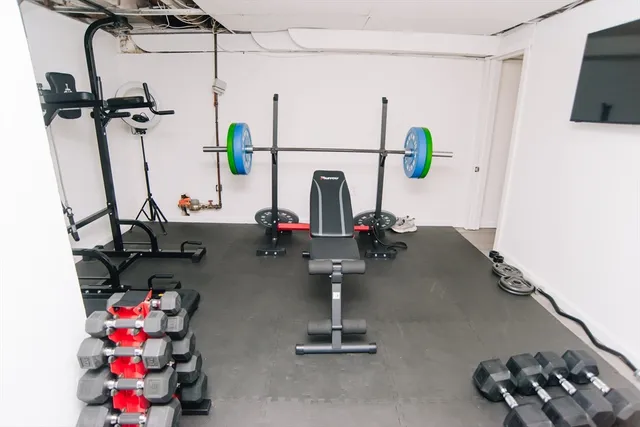 $309,900 | 63 Granger Street, Springfield, MA 01119