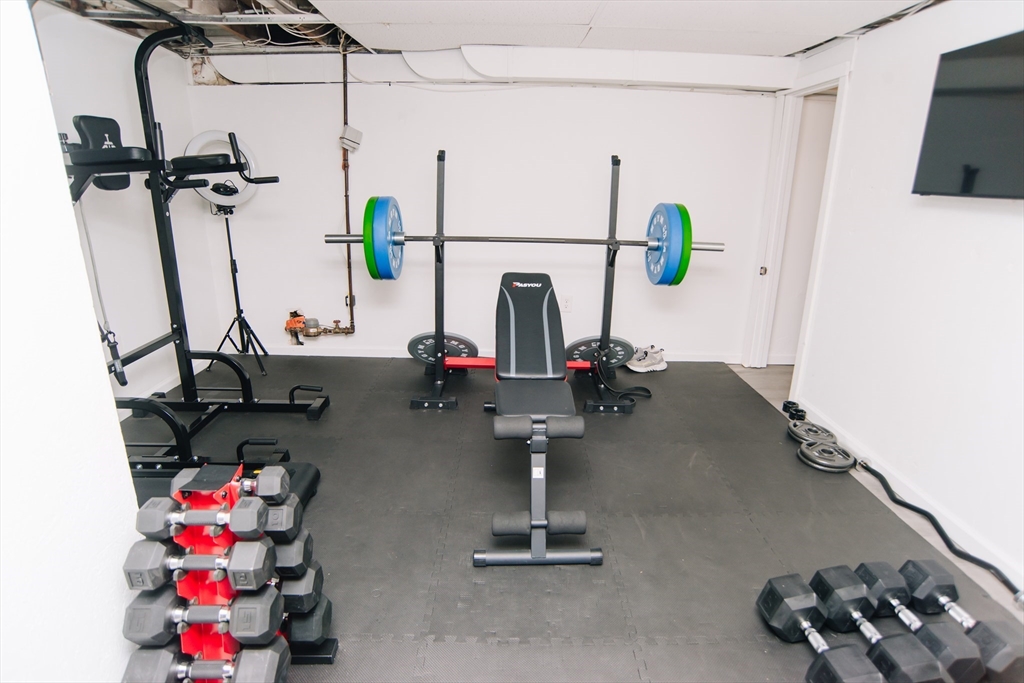 63 Granger Street Springfield, MA 01119 - Photo 30 of 40