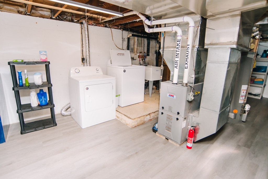 63 Granger Street Springfield, MA 01119 - Photo 34 of 40