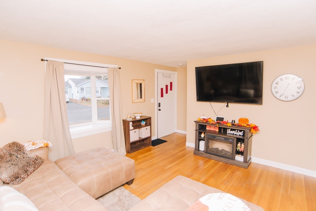 63 Granger Street Springfield, MA 01119 - Photo 6 of 40