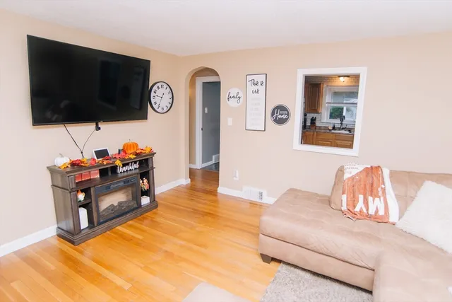 $309,900 | 63 Granger Street, Springfield, MA 01119