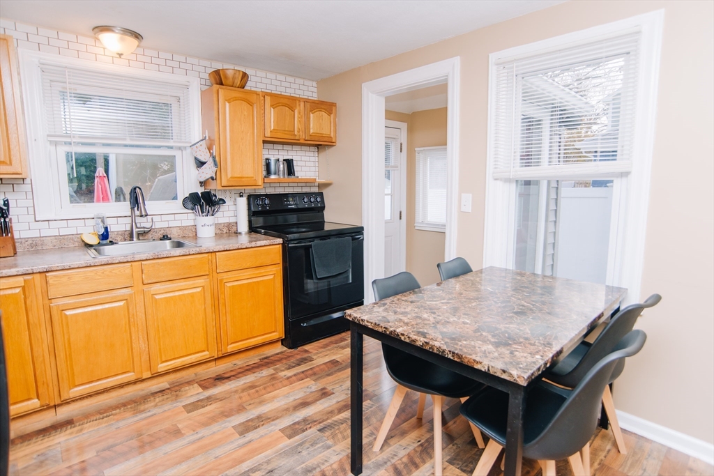 63 Granger Street Springfield, MA 01119 - Photo 9 of 40