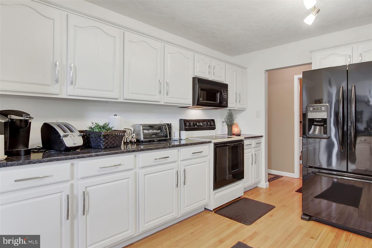 108 Meadow Road York, PA 17406 - Photo 12 of 27 Gallery Image 12