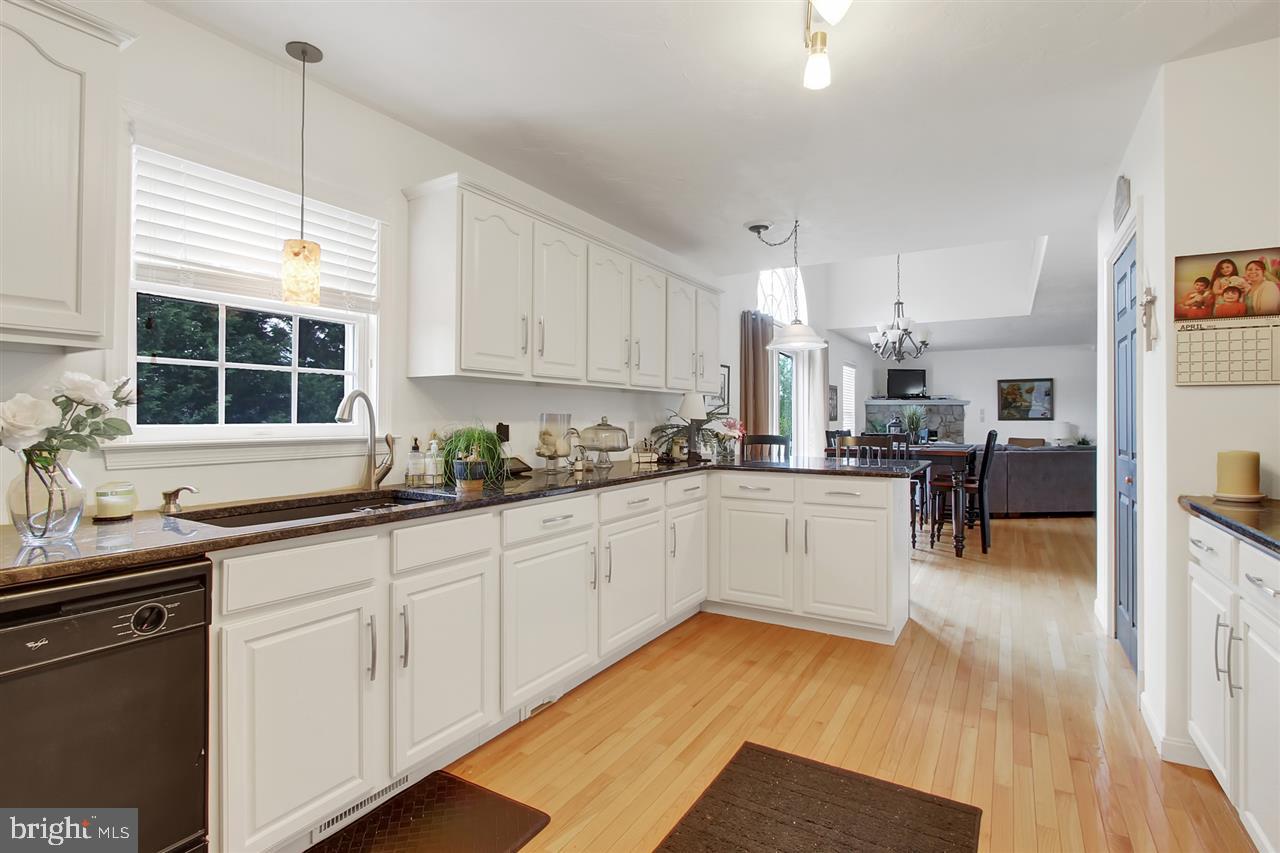 108 Meadow Road York, PA 17406 - Photo 13 of 27 Gallery Image 13
