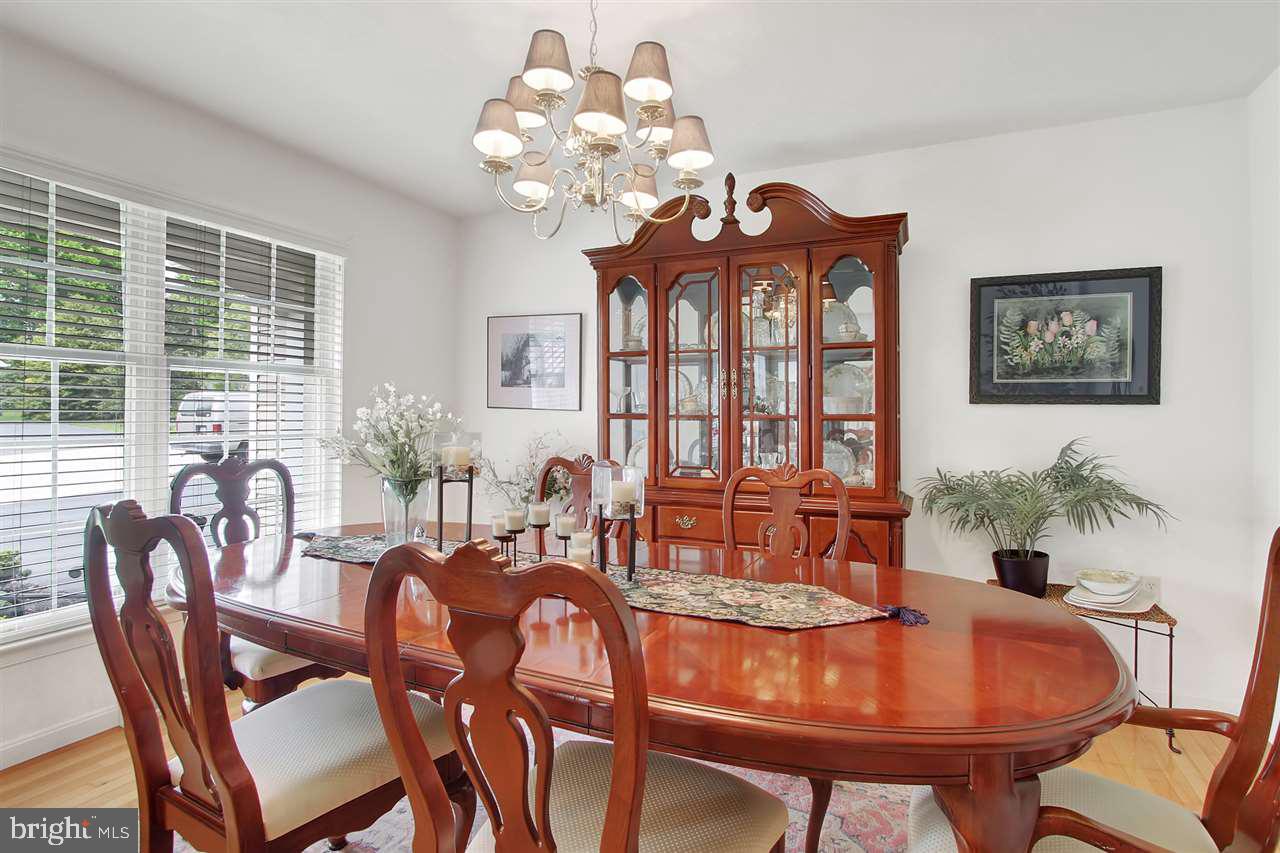 108 Meadow Road York, PA 17406 - Photo 4 of 27 Gallery Image 4