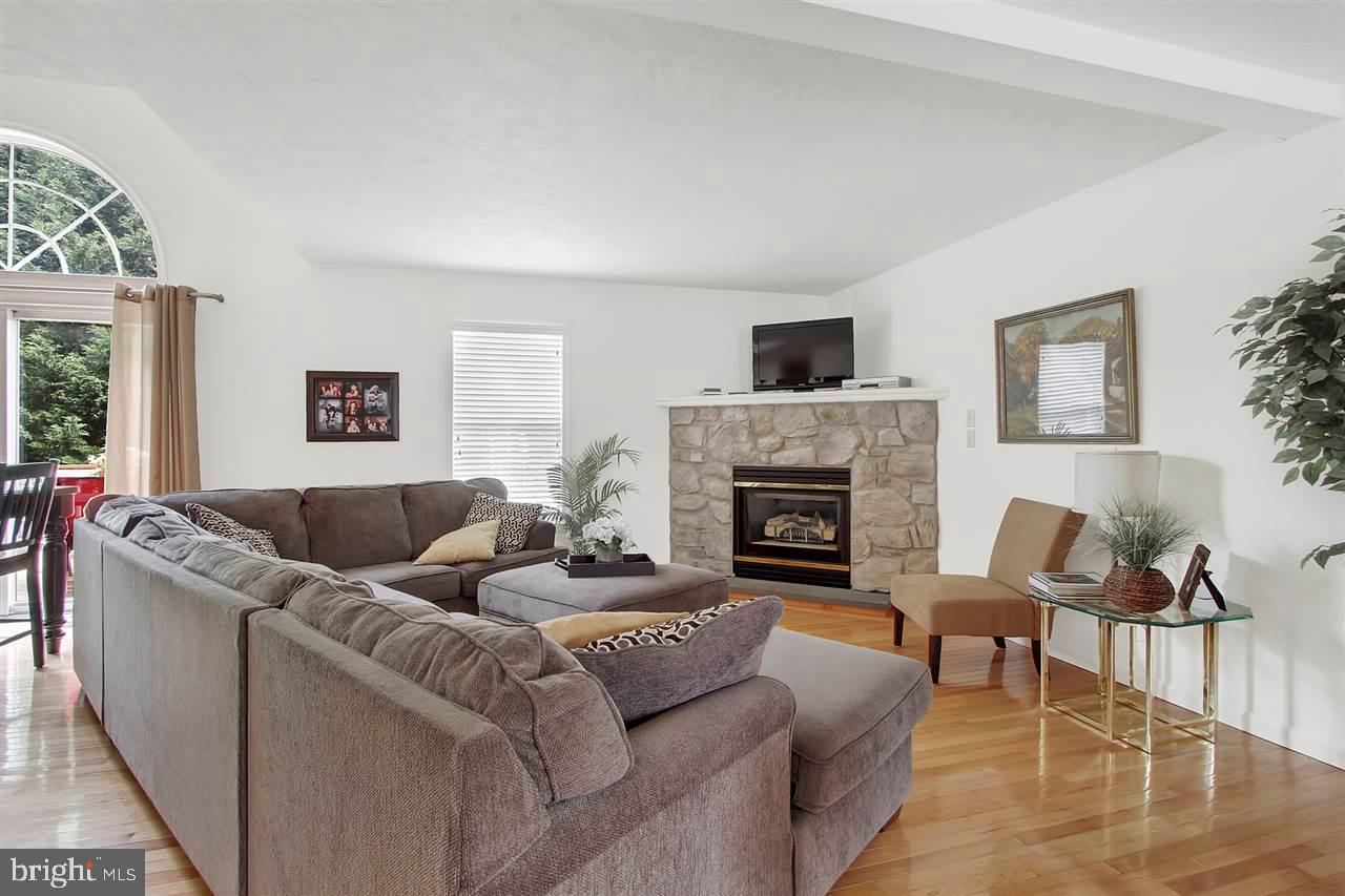 108 Meadow Road York, PA 17406 - Photo 7 of 27 Gallery Image 7