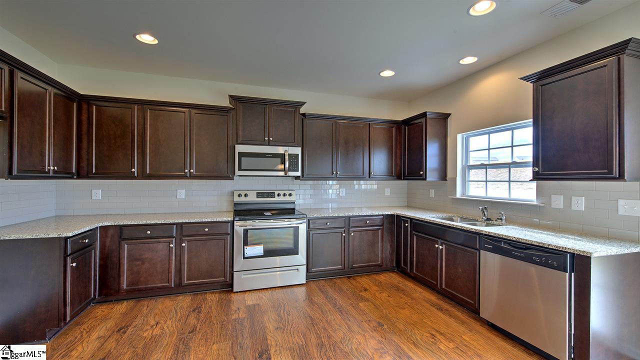 555 Falls Cottage Run Boiling Springs, SC 29316 - Photo 8 of 22 Gallery Image 8