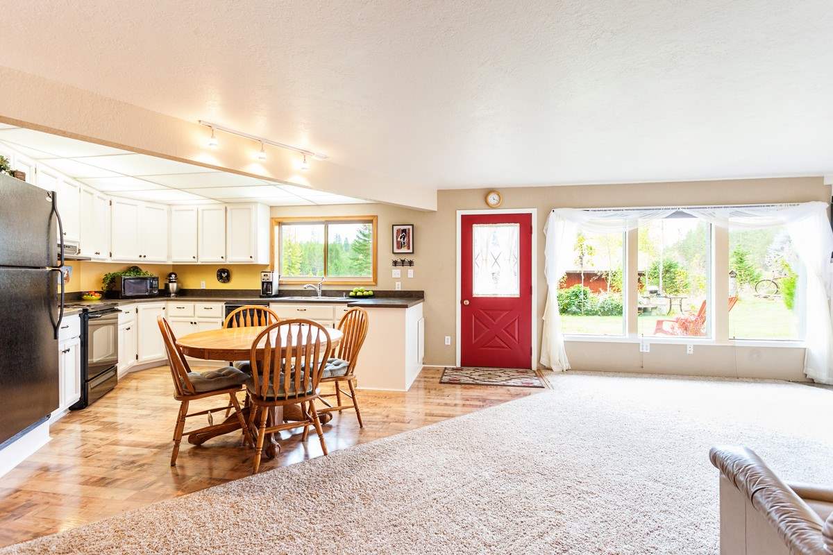 432 Telephone Road East Newport, WA 99156 - Photo 5 of 20