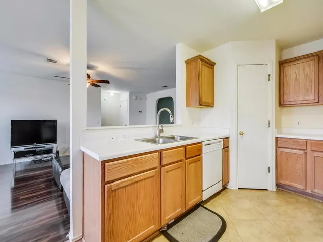 $1,750 | 203 Fistral Drive, Hutto, TX 78634